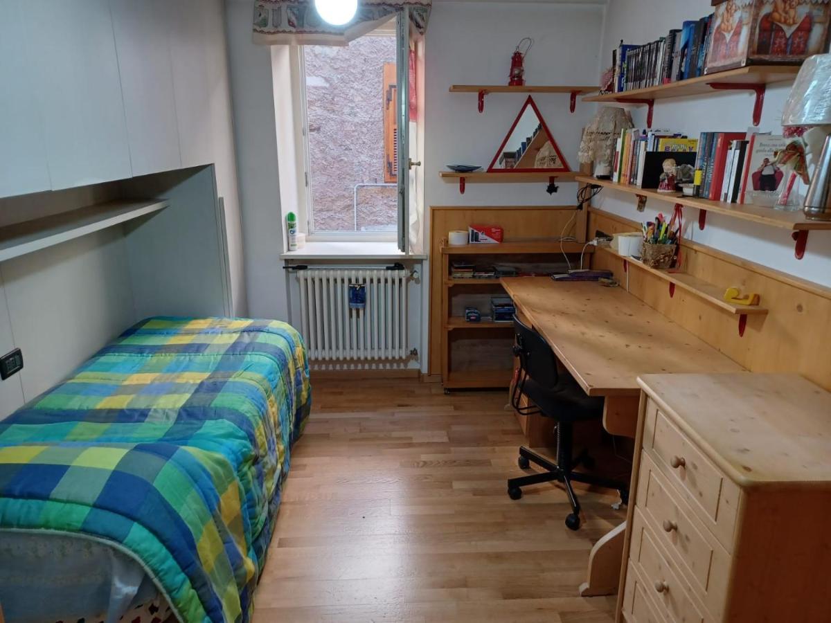 Zia Pia'S House Apartment Malè Екстериор снимка