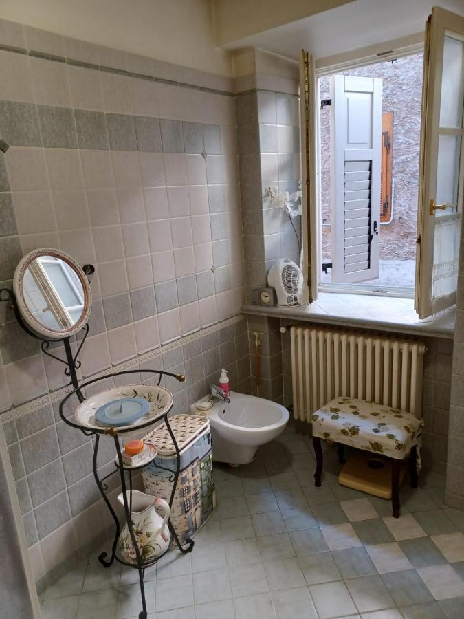 Zia Pia'S House Apartment Malè Екстериор снимка