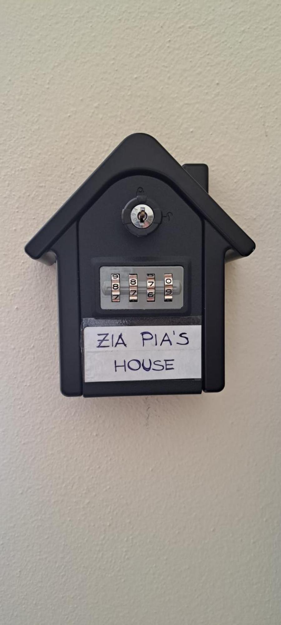 Zia Pia'S House Apartment Malè Екстериор снимка